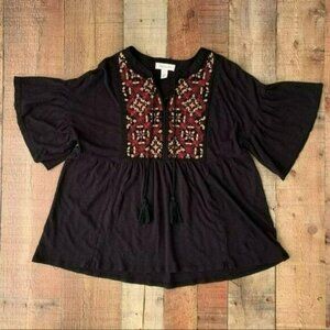 Vintage America women's size small embroidered babydoll tee in Black and Red